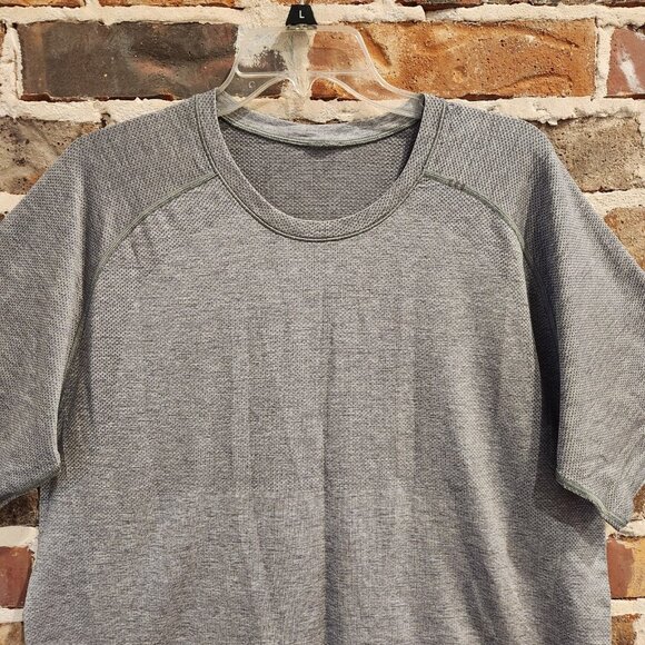 Lululemon Metal Vent Athletic Shirt Men’s Size XL Light Gray Breathable Wicking - Picture 2 of 13